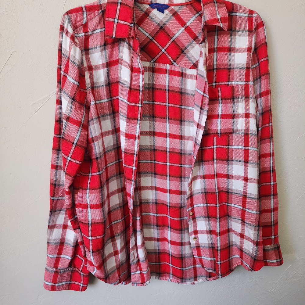 Aeropostale Red and White Plaid Shirt Size Large